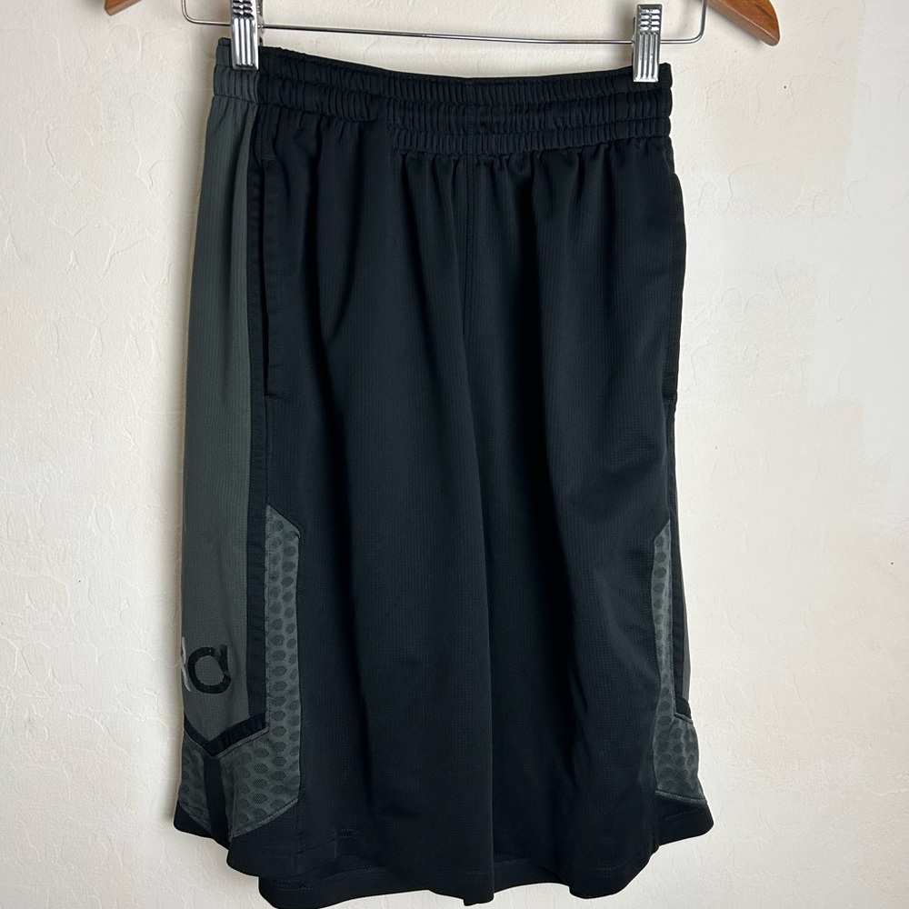 KD Nike Gray & Black Basketball shorts Size Small
Vintage